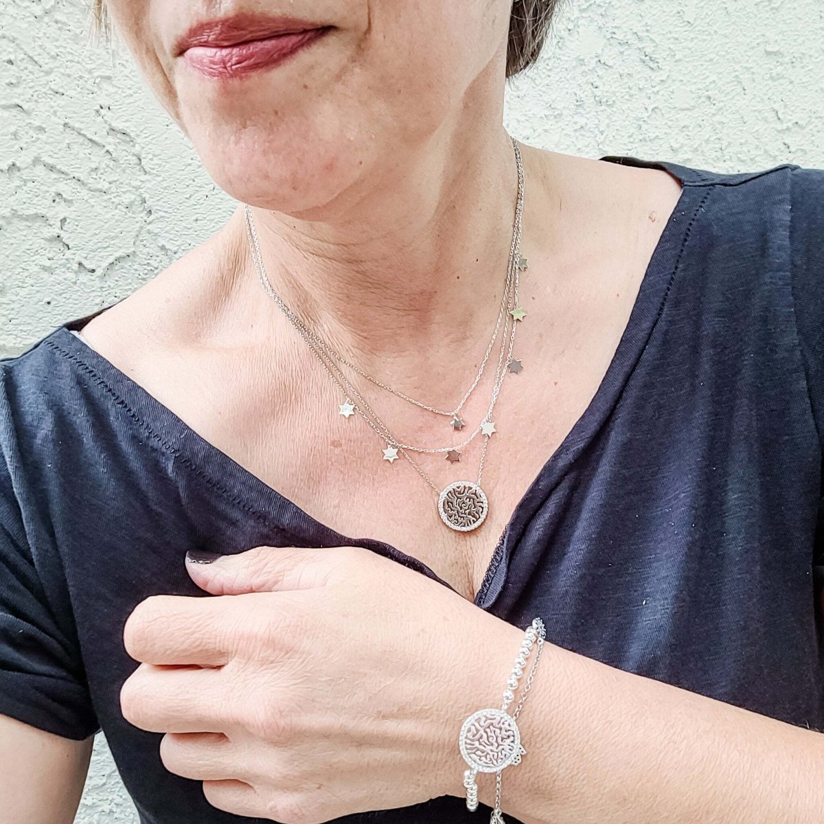 Dainty Dangle Stars of David Necklace: Your Modern Statement of Faith & Style