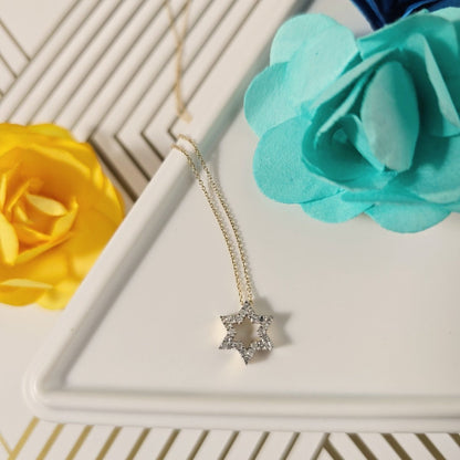 Diamond Pave Star Necklace in 14k Gold