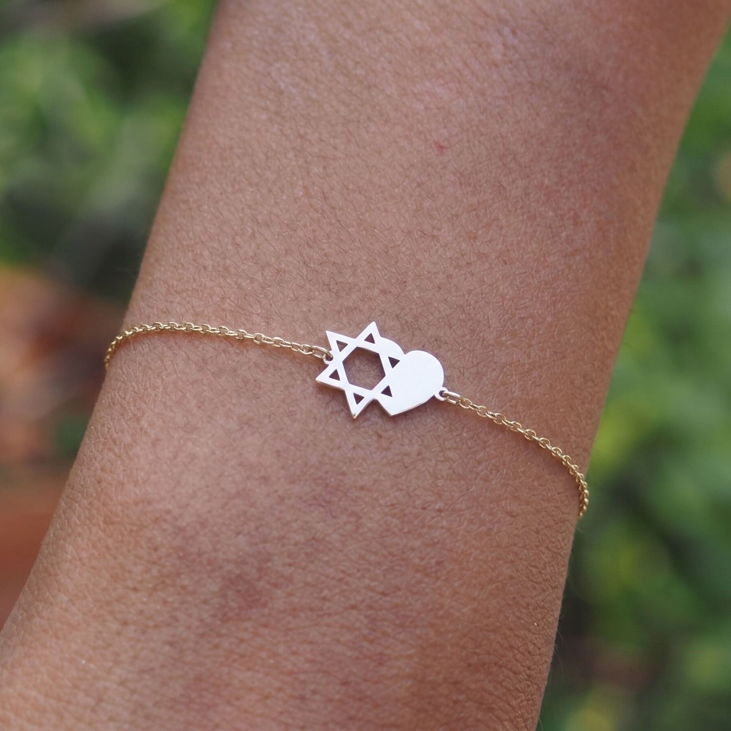 14k gold jewish star heart bracelet high-polish finish detail view by Alef Bet