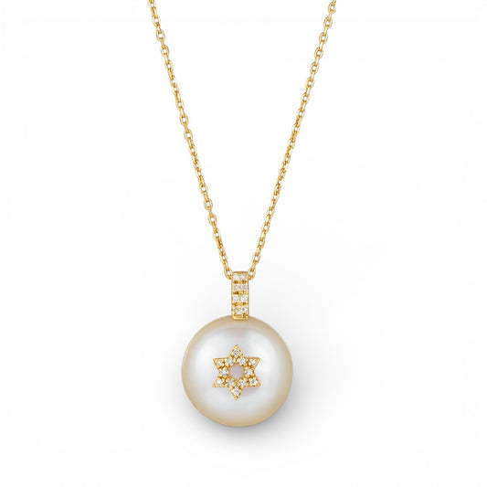 Pearl necklace in 14K gold with Jewish Star pendant by Alef Bet