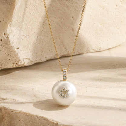 Pearl necklace in 14K gold with Jewish Star pendant by Alef Bet