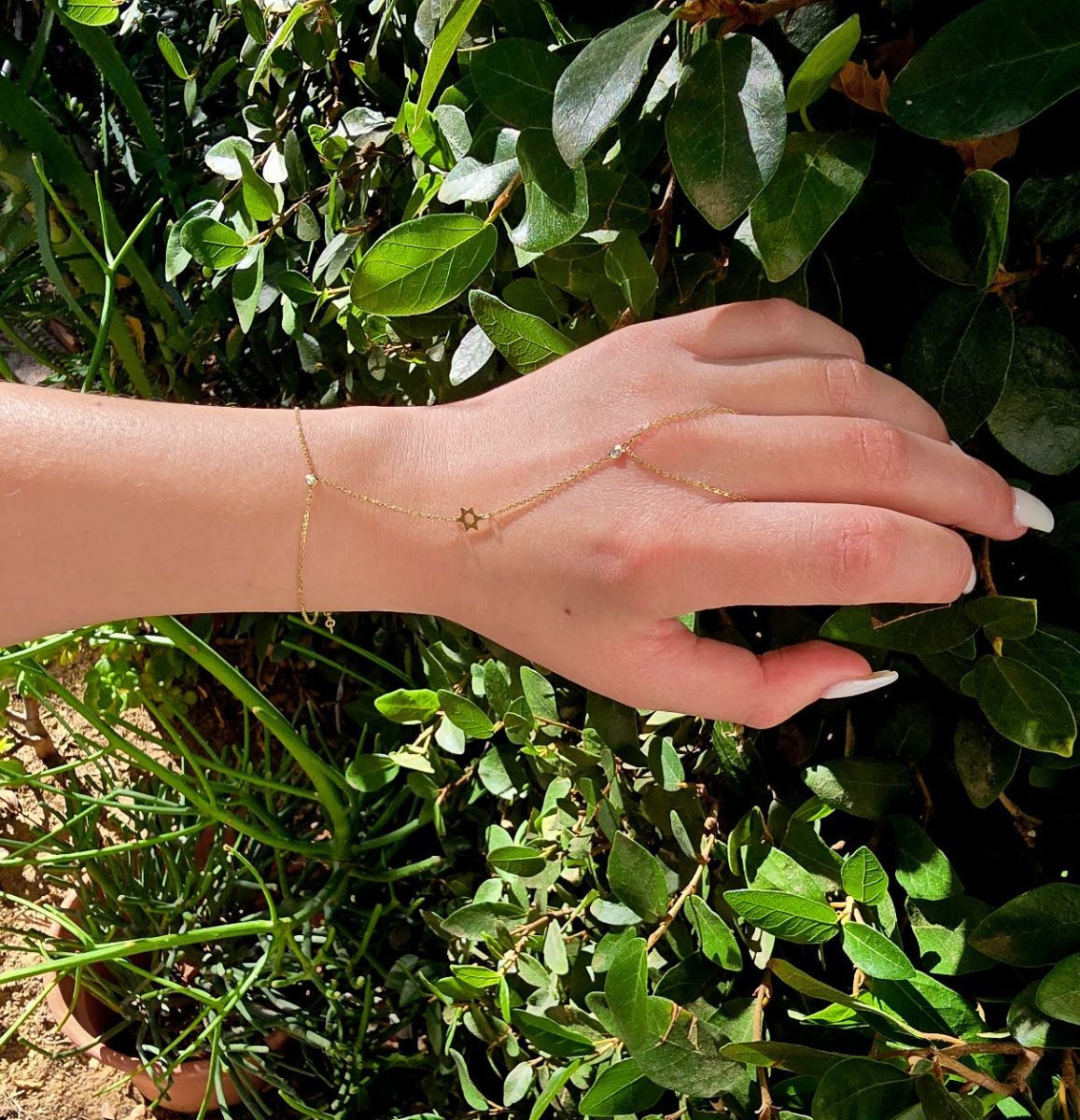 Star of David Hand Chain Bracelet in 14k Gold with Diamonds