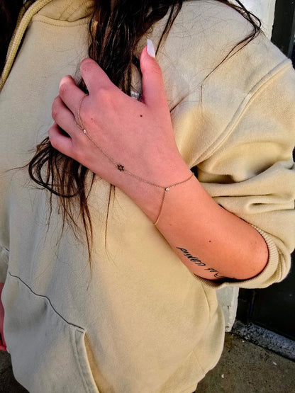 Star of David Hand Chain Bracelet in 14k Gold with Diamonds