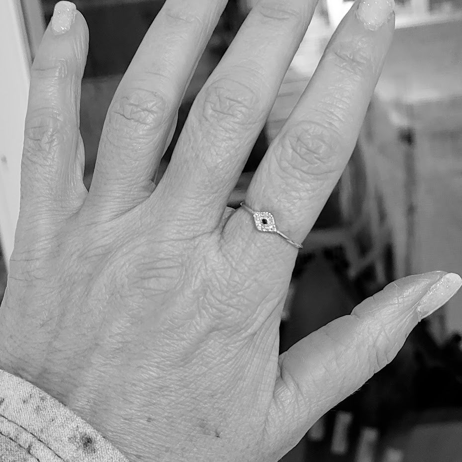 diamond ring with blue sapphire
